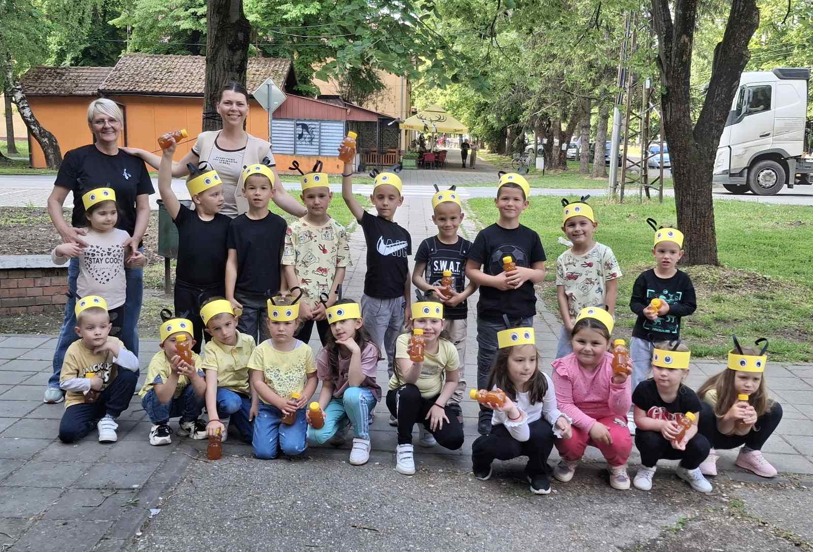 Малишани из Банатског Карађорђева обележили Светски дан пчела